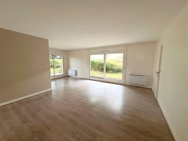 Bureau dans Saint-Germain-en-Laye à vendre - Photo de l’immeuble – Image 3 sur 11