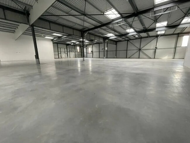 Plus de détails pour Bureau, Local d'activités à louer