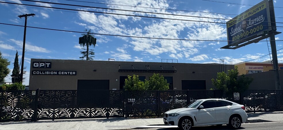 7626 Balboa Blvd, Van Nuys, CA à louer - Photo de l’immeuble – Image 1 sur 8