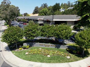 1800-1896 Tice Valley Blvd, Walnut Creek, CA à louer Photo de l’immeuble– Image 2 sur 11