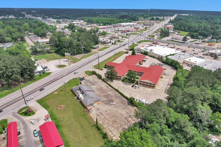 235 E Gibson St, Jasper, TX à louer - Photo de l’immeuble – Image 2 sur 35