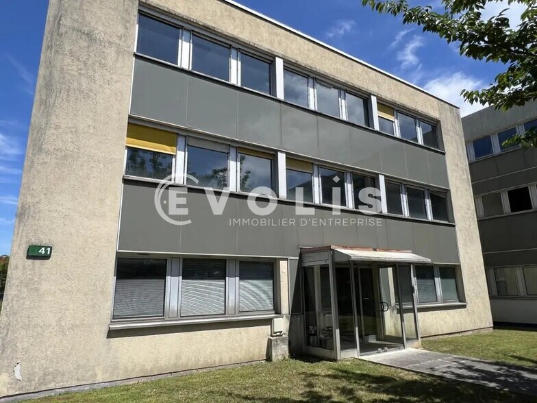 Bureau dans Noisiel à vendre - Photo de l’immeuble – Image 3 sur 9