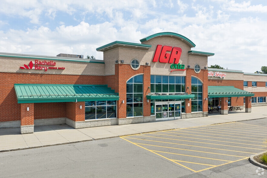 5205 Boul Robert-Bourassa, Laval, QC à louer - Photo principale – Image 1 sur 72