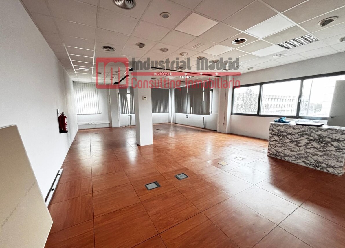 Bureau dans Coslada, Madrid à louer Photo principale– Image 1 sur 2