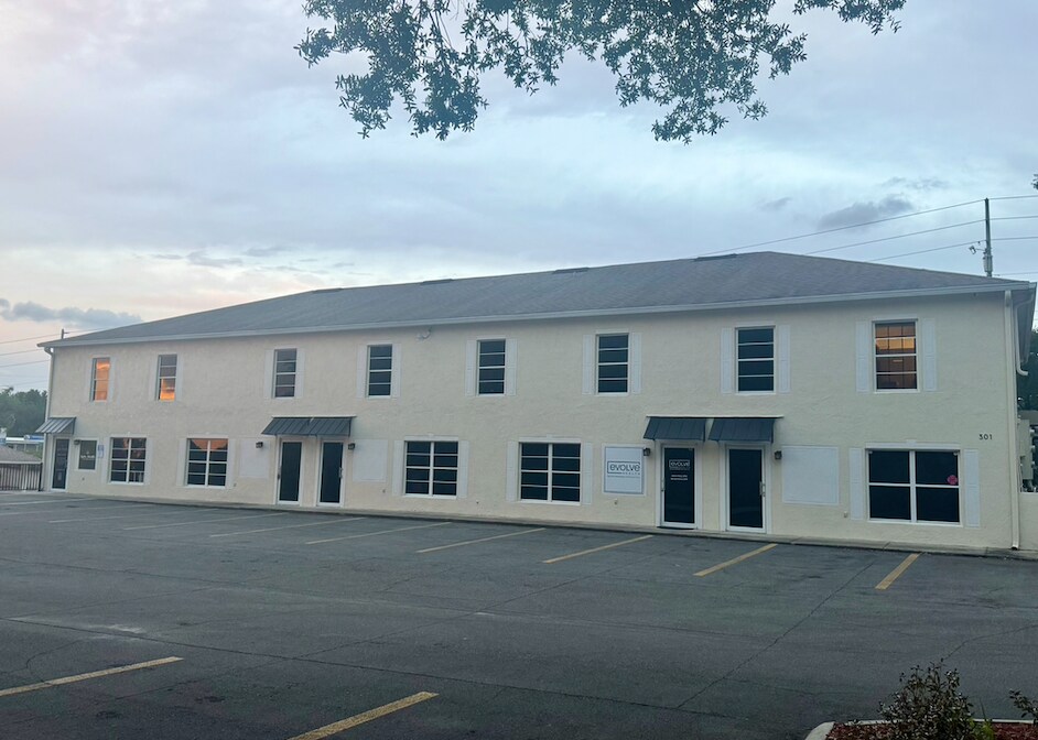 301 Frontage Rd, Clermont, FL à louer Photo de l’immeuble– Image 1 sur 12