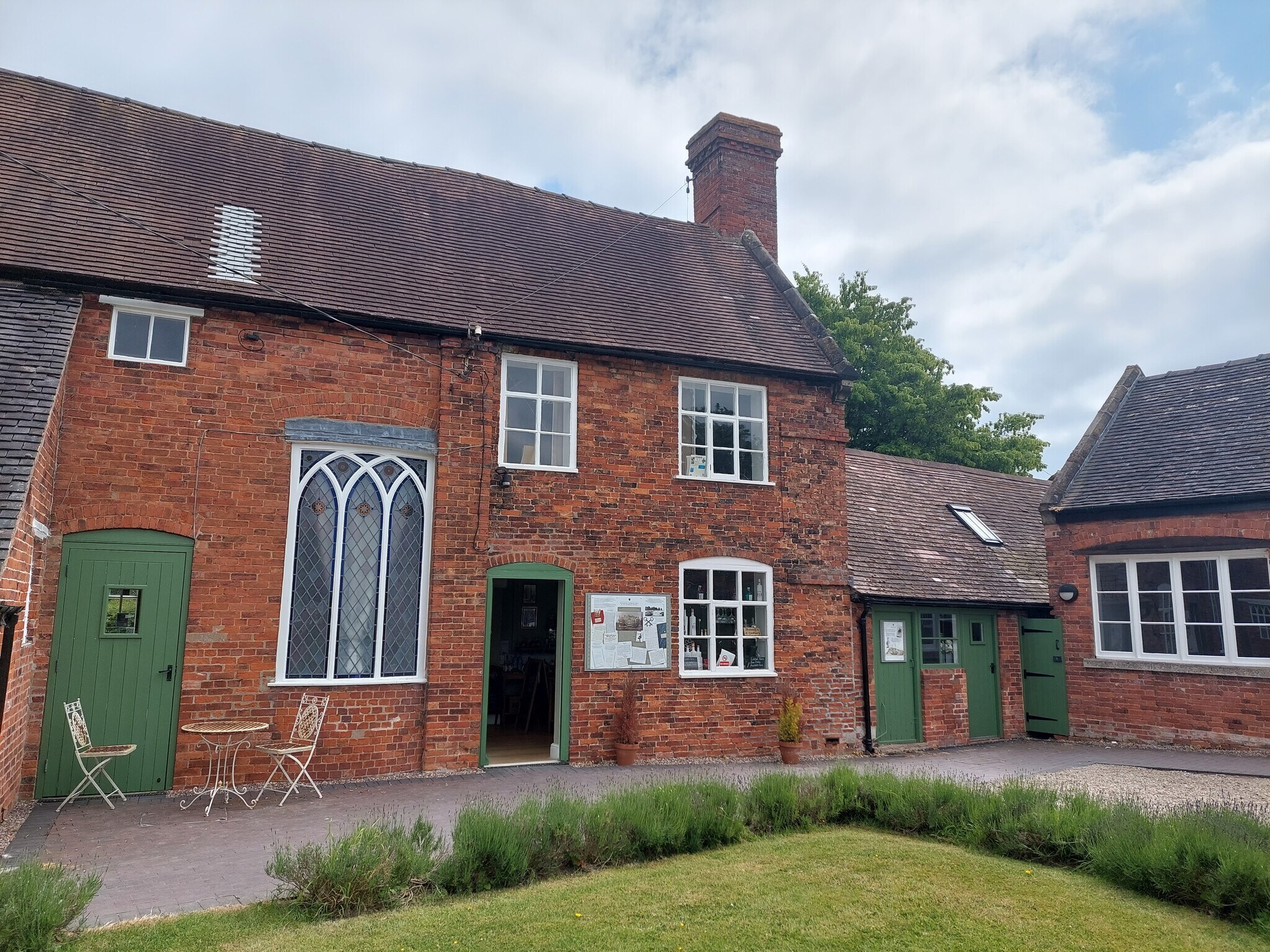 Sudbury Courtyard, Main Road, Sudbury, Ashbourne à louer Photo de l’immeuble– Image 1 sur 6