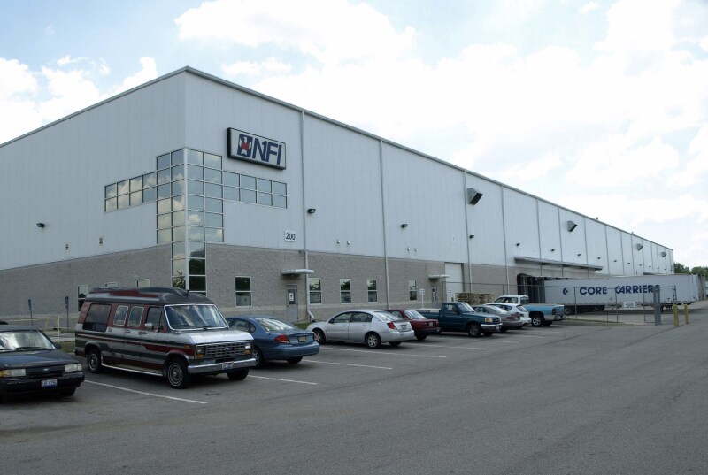 200 McCormick Blvd, Columbus, OH à louer - Photo de l’immeuble – Image 2 sur 4