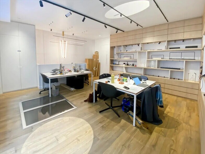 Local commercial dans Paris à louer - Photo de l’immeuble – Image 2 sur 8