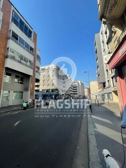 Local commercial dans Paris à louer - Photo de l’immeuble – Image 1 sur 3