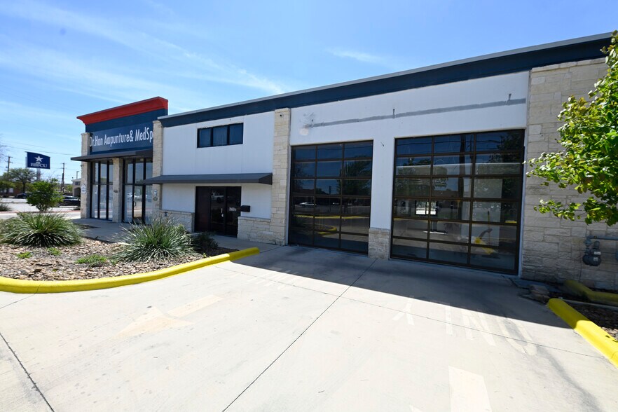 6780 Bandera Rd, San Antonio, TX à louer - Photo de l’immeuble – Image 2 sur 3