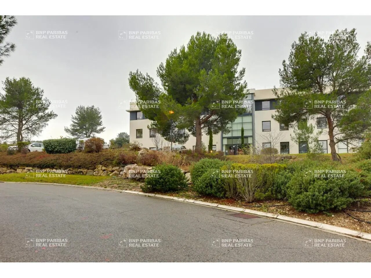 350 Avenue Jean-René Guillibert Gautier De La Lauzière, Aix-en-Provence à louer Photo de l’immeuble– Image 1 sur 16