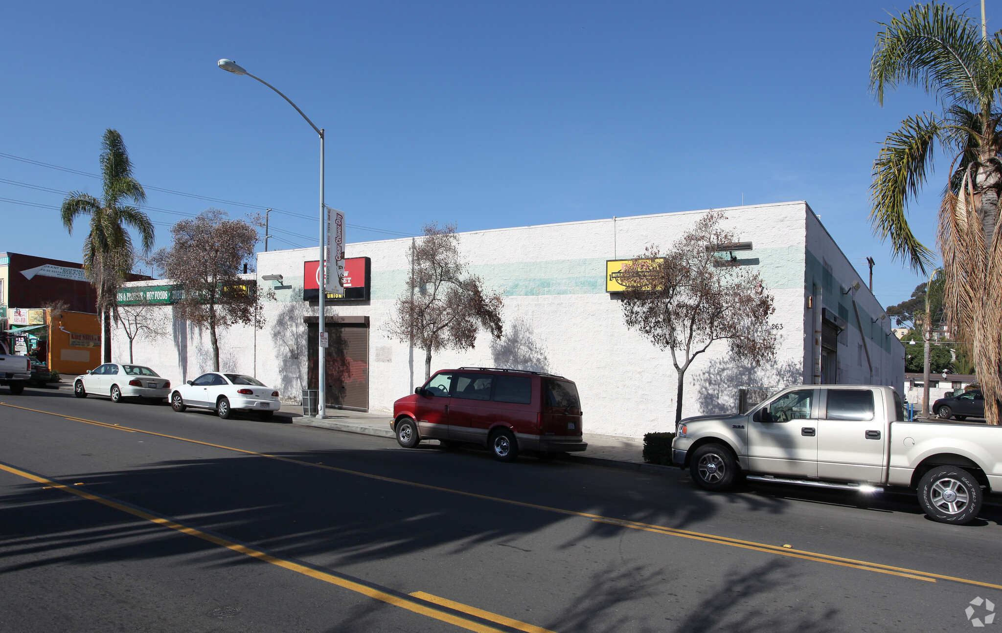2638 Imperial Ave, San Diego, CA à louer Photo principale– Image 1 sur 3