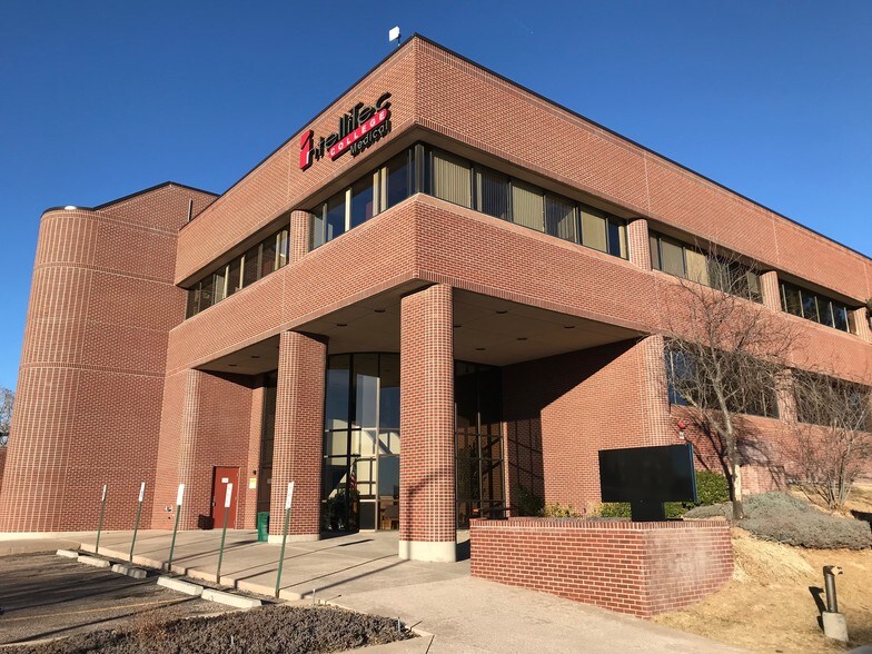 2504 E Pikes Peak Ave, Colorado Springs, CO à vendre - Photo principale – Image 1 sur 25
