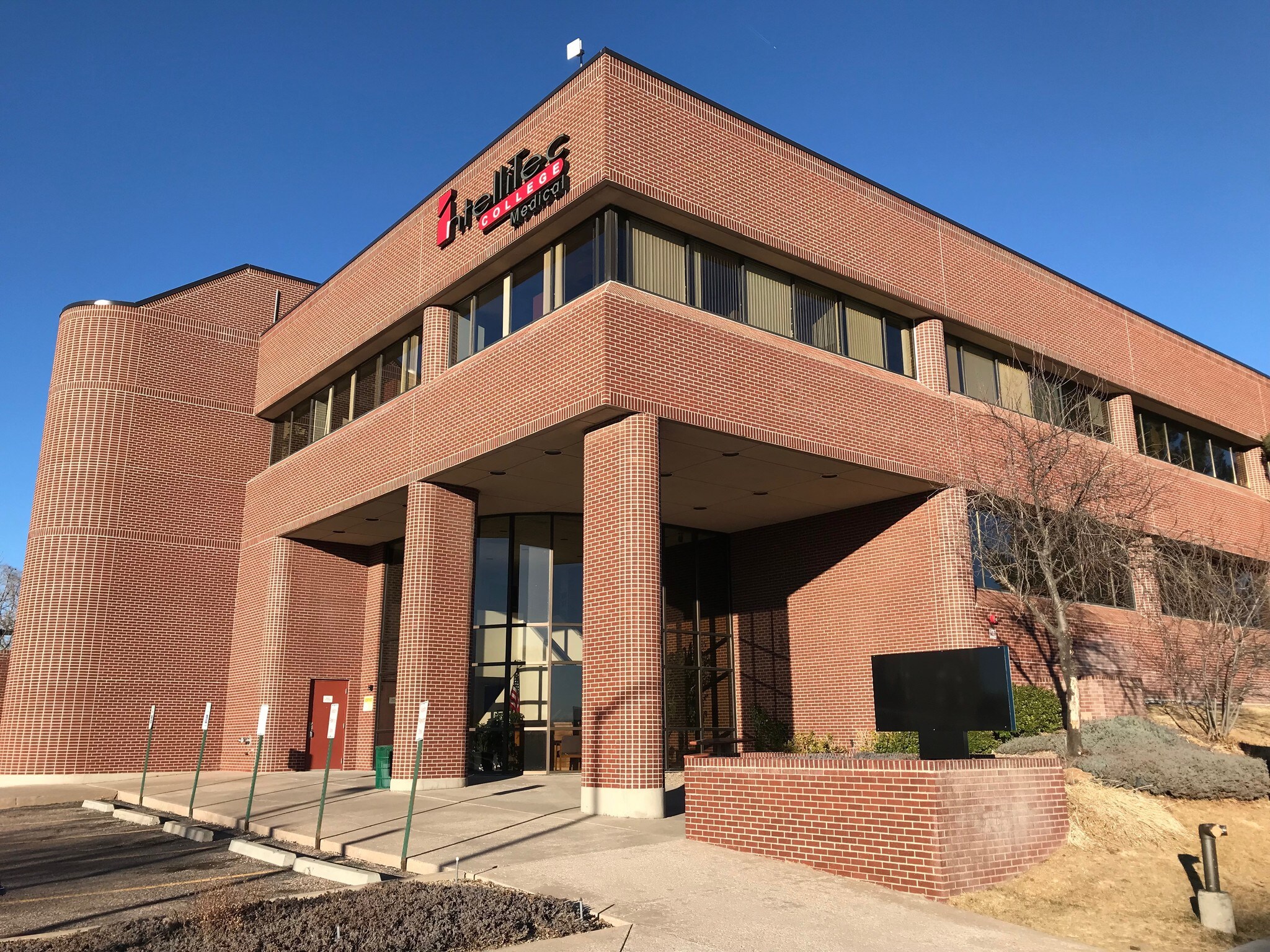 2504 E Pikes Peak Ave, Colorado Springs, CO à vendre Photo principale– Image 1 sur 26