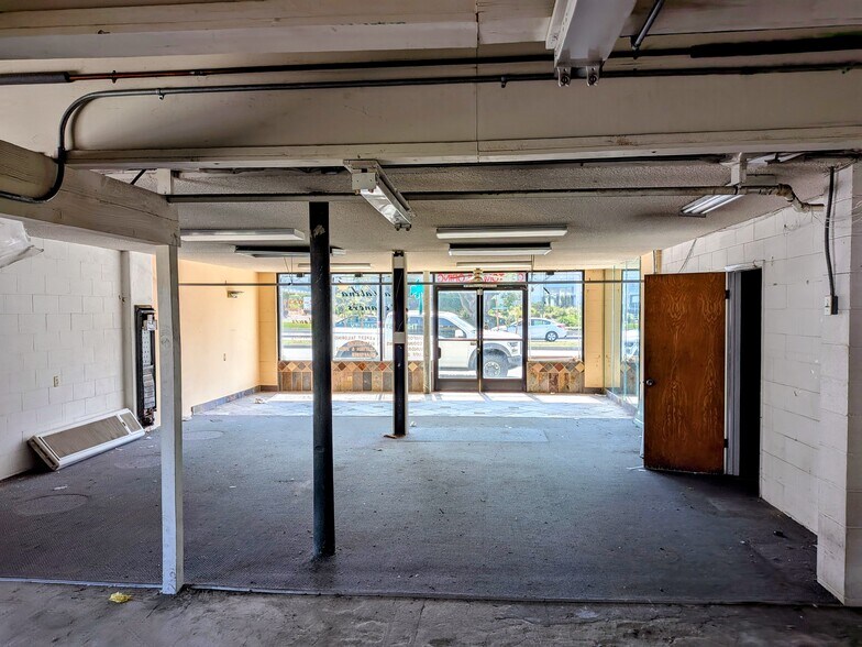 124 N Catalina Ave, Redondo Beach, CA à louer - Photo intérieure – Image 2 sur 4