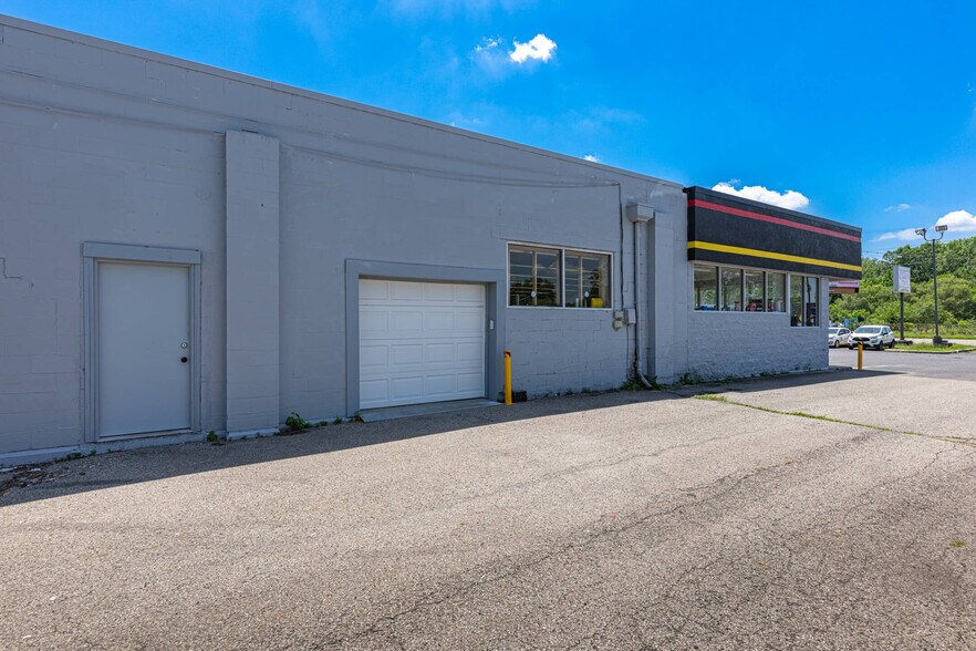 1684-1692 Woodman Dr, Dayton, OH à vendre - Photo de l’immeuble – Image 2 sur 5