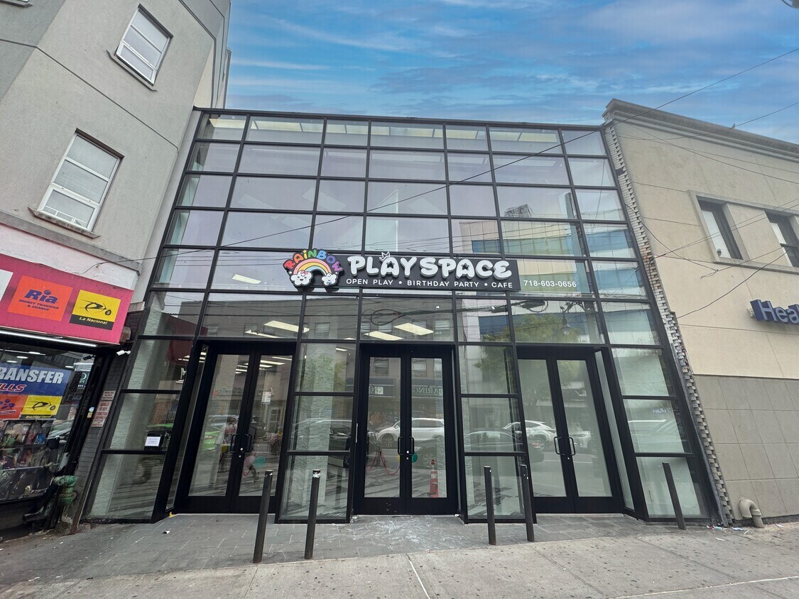 1414 Sheepshead Bay Rd, Brooklyn, NY à louer Photo de l’immeuble– Image 1 sur 5