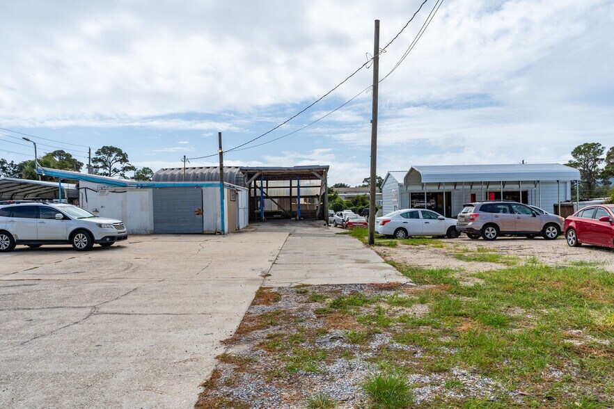 60 Beal Pky SW, Fort Walton Beach, FL à louer - Photo de l’immeuble – Image 3 sur 6