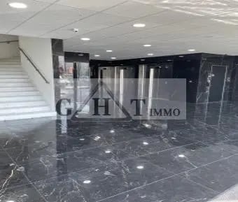 Bureau dans Villeneuve-la-Garenne à louer - Hall d’entrée – Image 3 sur 4