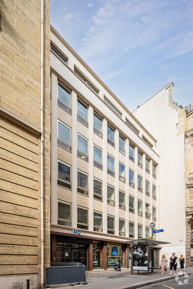 31 Rue Blanche, Paris à louer - Photo de l’immeuble – Image 3 sur 6