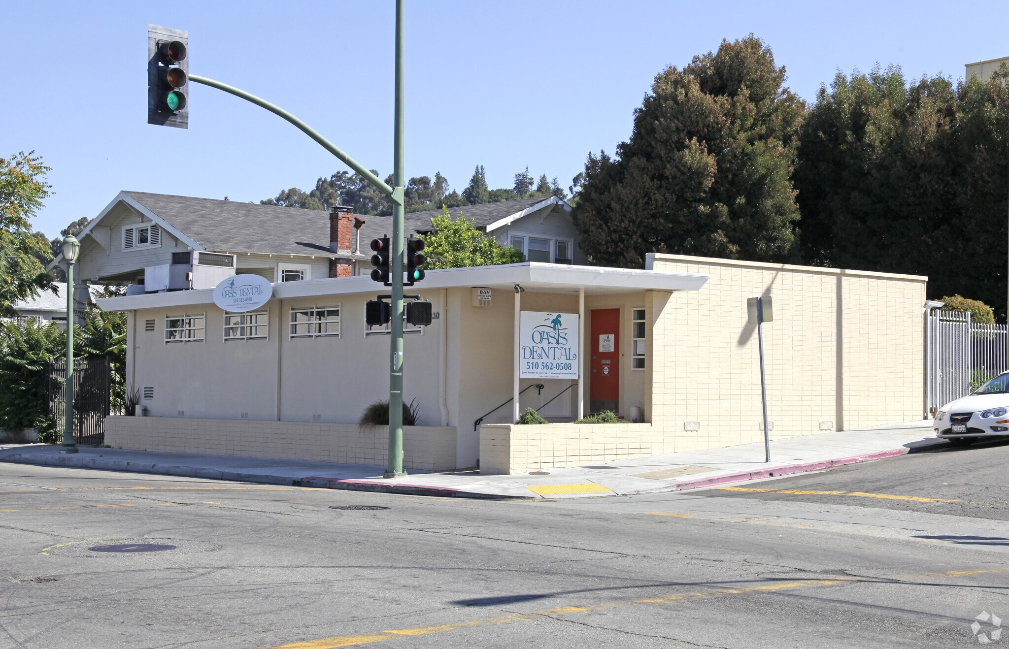 7930 MacArthur Blvd, Oakland, CA à vendre Photo principale– Image 1 sur 27