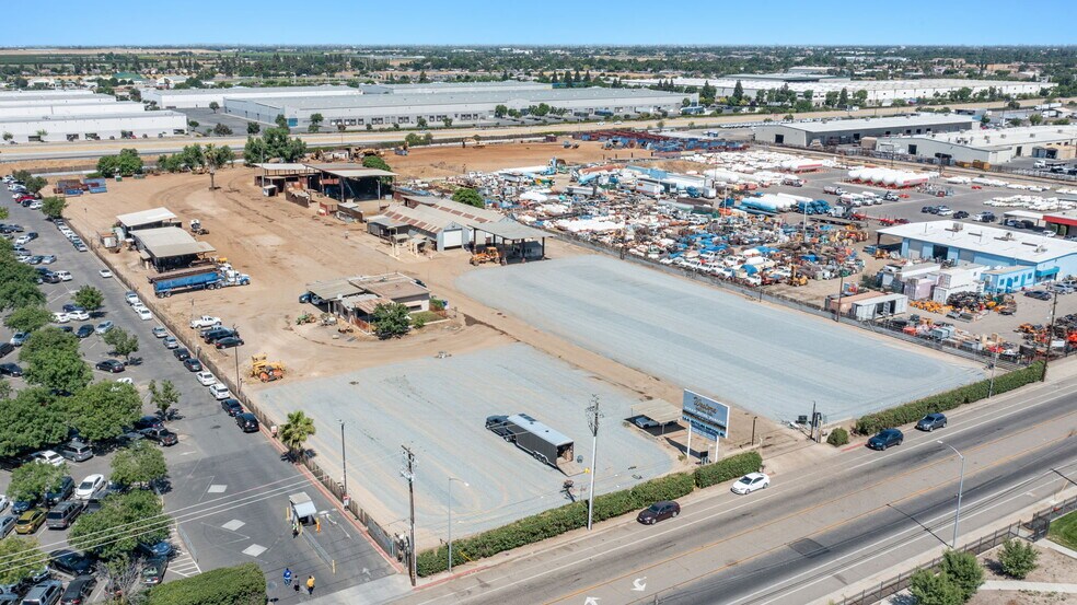 2910 S Cherry Ave, Fresno, CA à vendre - Photo de l’immeuble – Image 2 sur 7