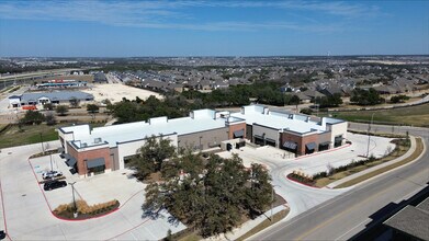 149 Bulbine Dr, Leander, TX à louer Photo de l’immeuble– Image 2 sur 3