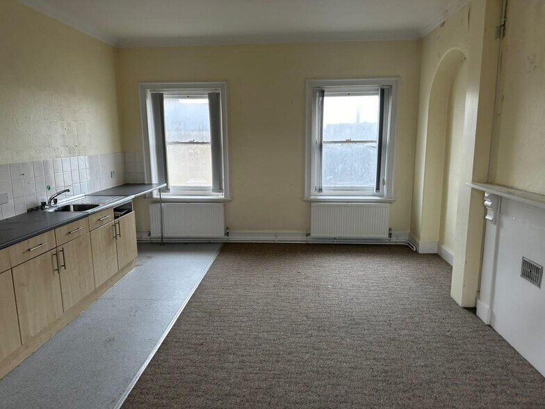 5 High St, Shepton Mallet à louer - Photo de l’immeuble – Image 3 sur 6