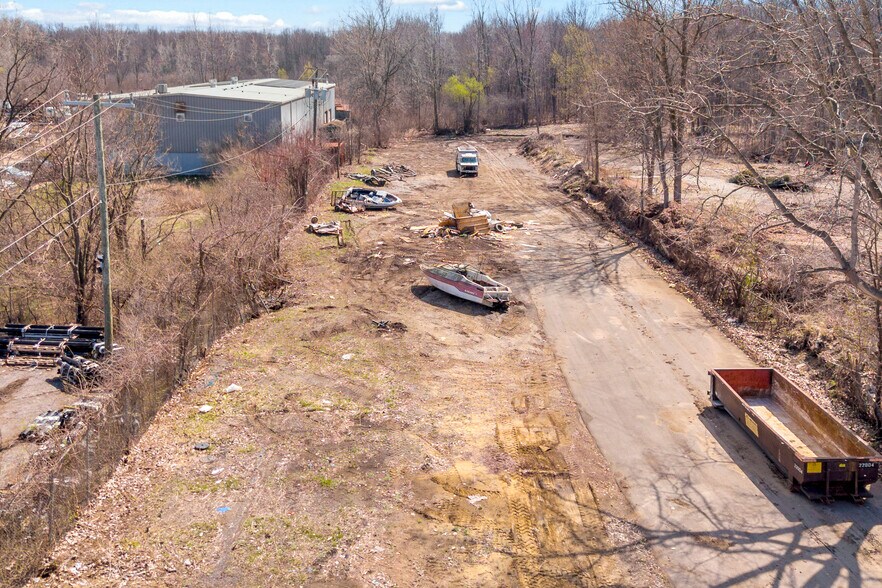 30401 Ecorse Rd, Romulus, MI à louer - Photo de l’immeuble – Image 2 sur 4