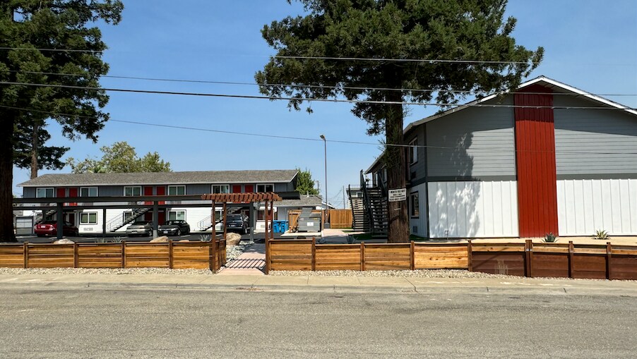 679 Kiley Ave, Yuba City, CA à vendre Photo de l’immeuble– Image 1 sur 8