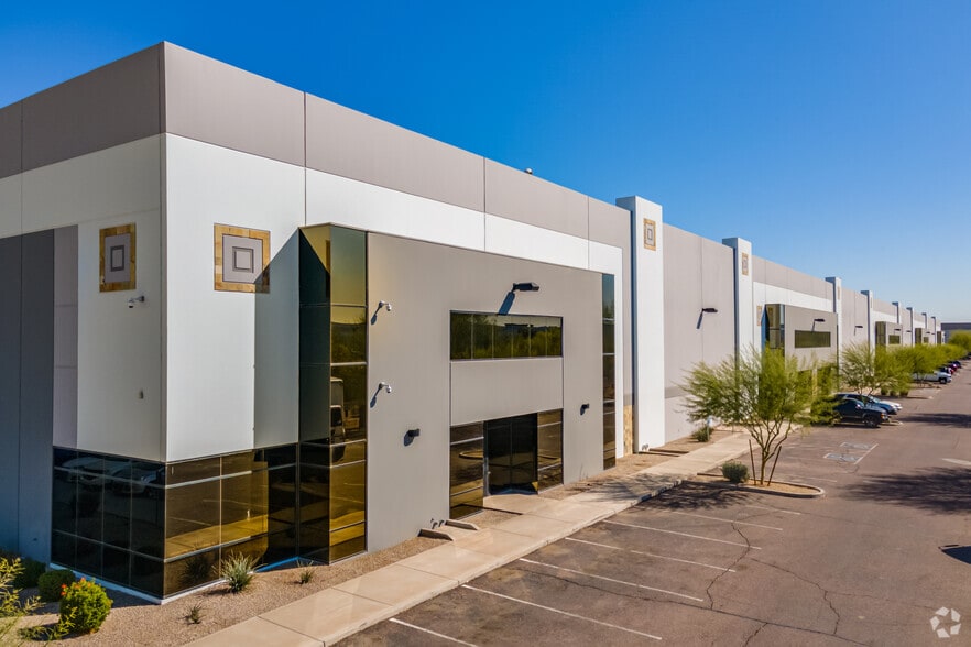 7375 W Buckeye Rd, Phoenix, AZ à louer - Photo principale – Image 2 sur 11