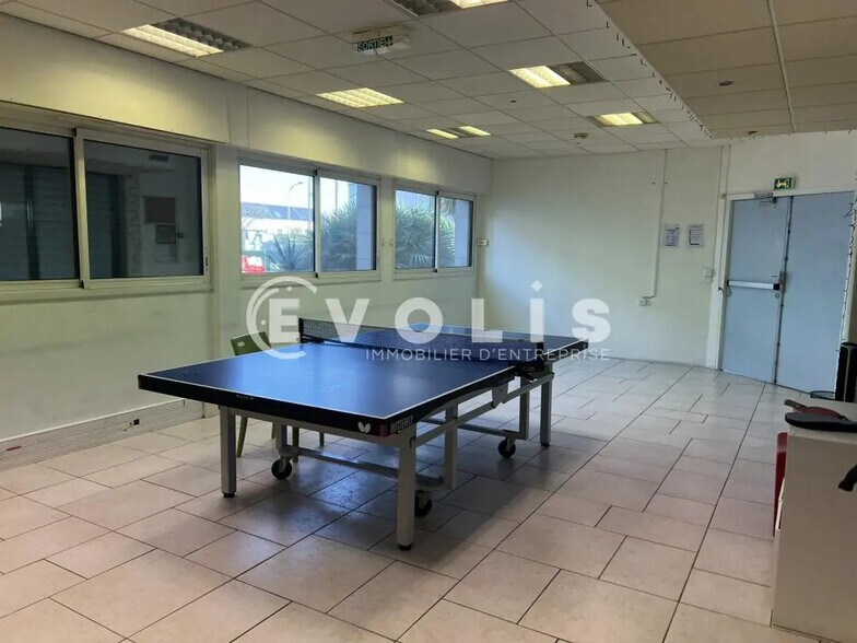 Bureau dans Fontenay-sous-Bois à louer - Photo de l’immeuble – Image 2 sur 10