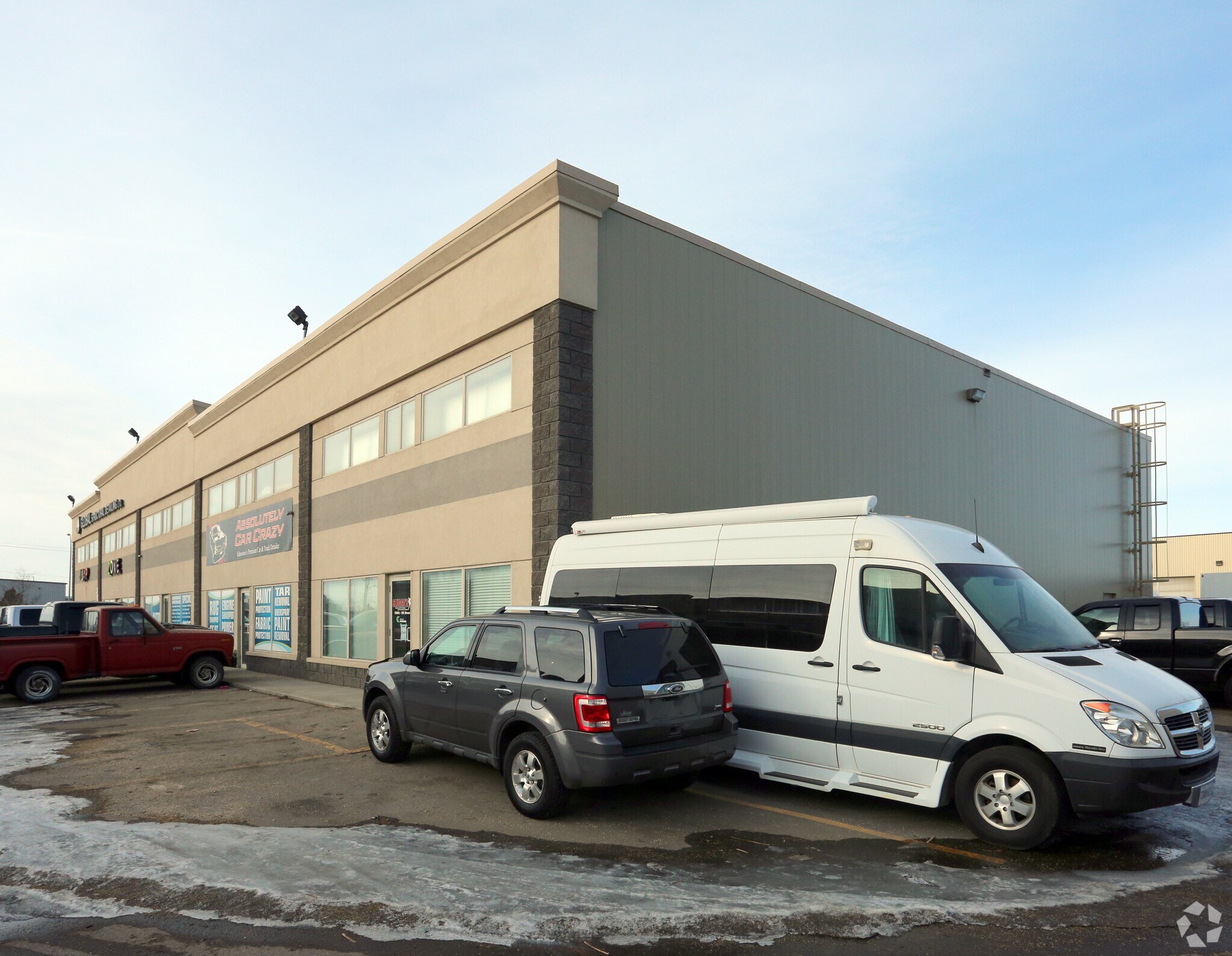 13083 156 St NW, Edmonton, AB à louer Photo principale– Image 1 sur 9