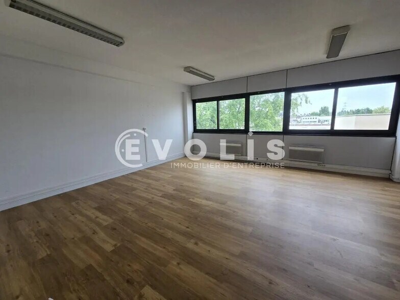 Bureau dans Palaiseau à louer - Photo de l’immeuble – Image 2 sur 6