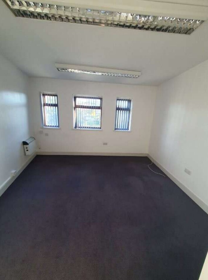 317B Wakefield Rd, Huddersfield à louer Photo intérieure– Image 1 sur 4