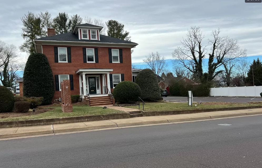 810 S Main St, Culpeper, VA à louer Photo de l’immeuble– Image 1 sur 20