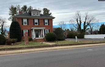 810 S Main St, Culpeper, VA à louer Photo de l’immeuble– Image 1 sur 20