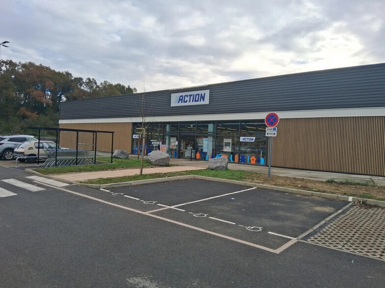 Local commercial dans ARTIX à louer - Photo de l’immeuble – Image 2 sur 9