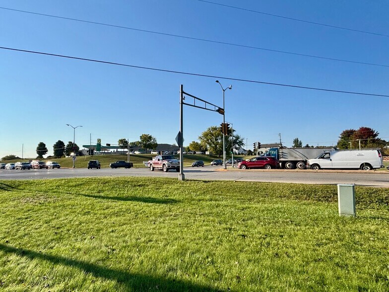 4493 State Road 60, Slinger, WI à vendre - Photo de l’immeuble – Image 3 sur 4