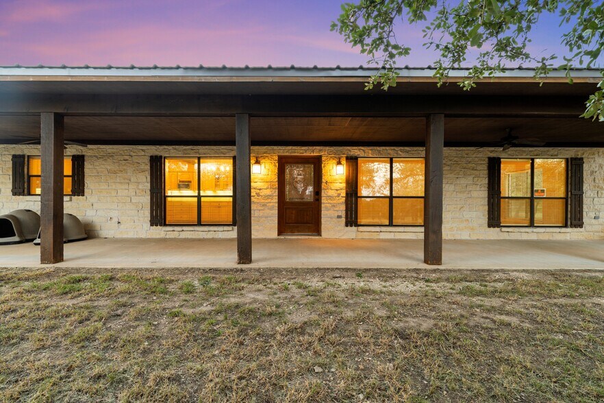 1875 County Road 100, Purmela, TX à vendre - Photo de l’immeuble – Image 3 sur 91
