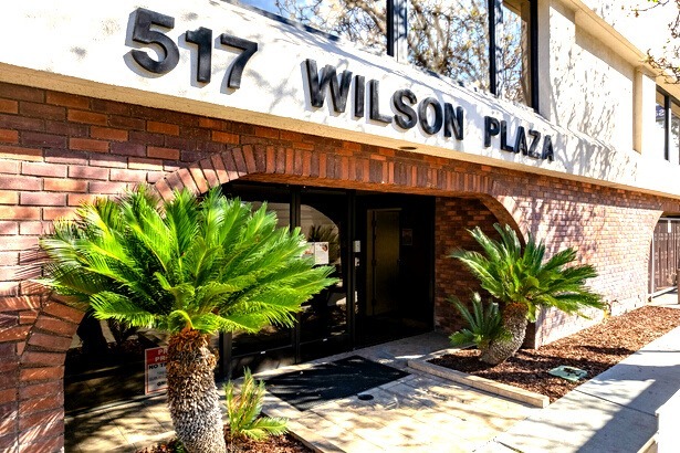 517 E Wilson Ave, Glendale, CA à louer - Photo de l’immeuble – Image 3 sur 14