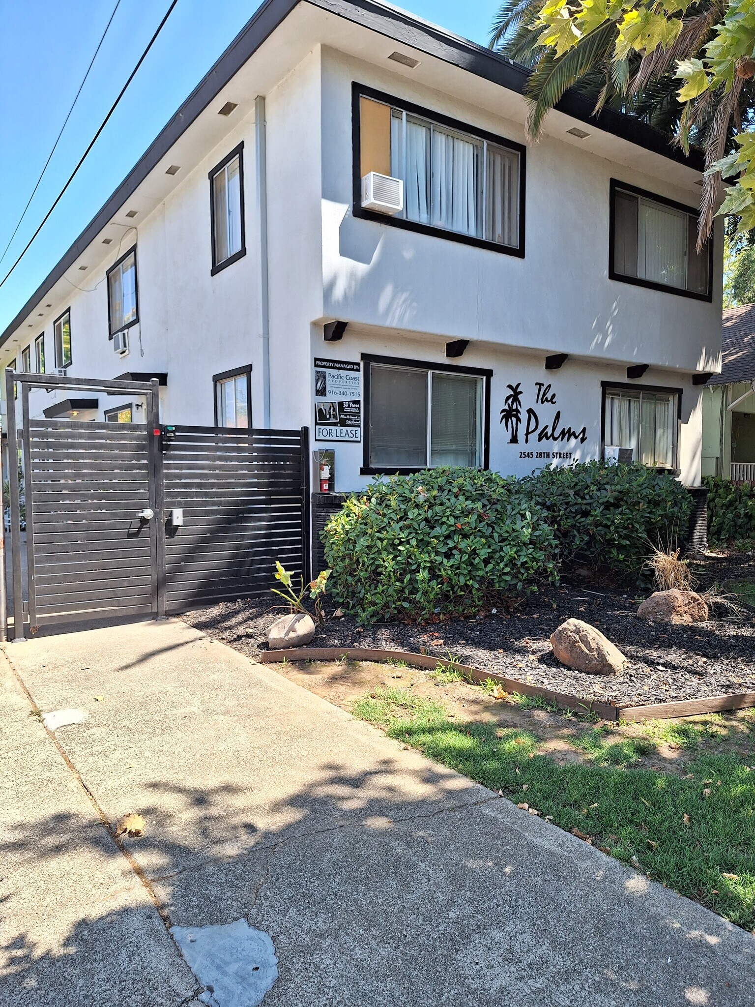 2545 28th St, Sacramento, CA à vendre Photo principale– Image 1 sur 16