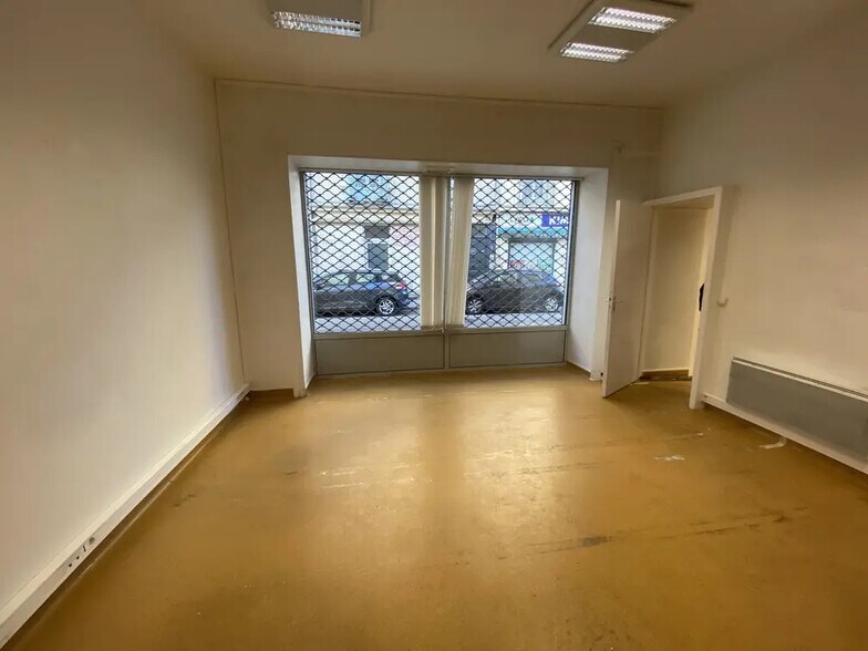 Local commercial dans Nantes à louer - Photo de l’immeuble – Image 3 sur 4