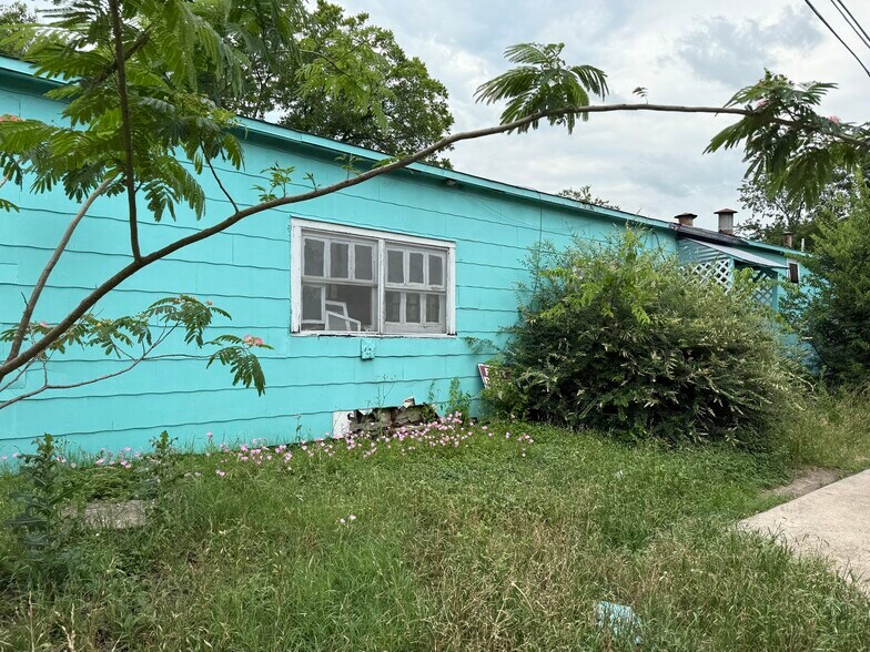 919 W 4th St, Taylor, TX à vendre - Photo de l’immeuble – Image 2 sur 5