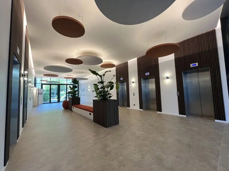 57-59 Rue Yves Kermen, Boulogne-Billancourt à louer - Hall d’entrée – Image 3 sur 6