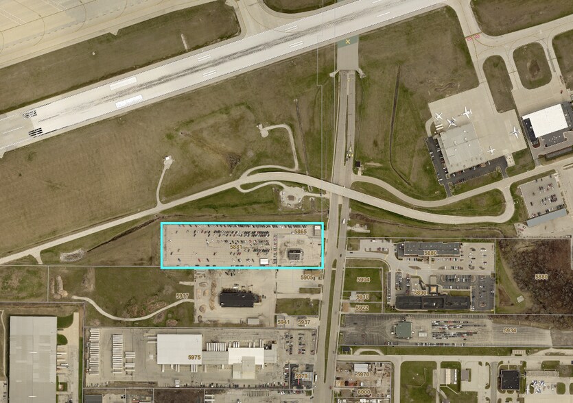 5881 So Howell Ave, Milwaukee, WI à vendre - Photo principale – Image 2 sur 3