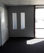 2100 S Great Southwest Pky, Grand Prairie, TX à louer Photo de l’immeuble– Image 2 sur 3