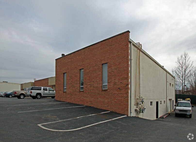 11724-11740 Lackland Industrial Dr, Maryland Heights, MO à vendre - Photo de l’immeuble – Image 2 sur 9