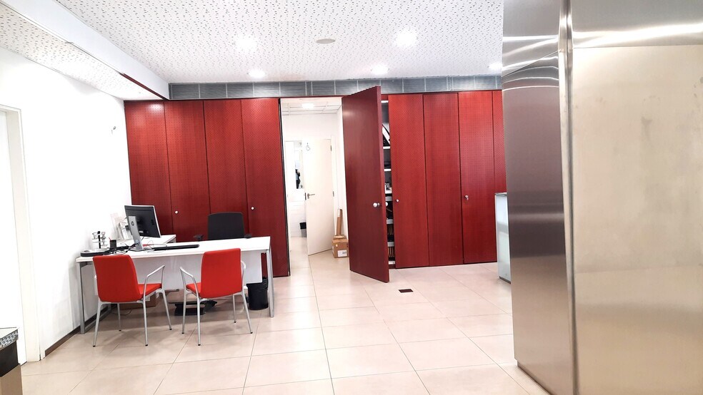 Immeuble residentiel dans Madrid, Madrid à vendre - Photo intérieure – Image 2 sur 6