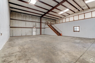 5829 W Sam Houston Pky N, Houston, TX à louer Photo intérieure– Image 1 sur 9